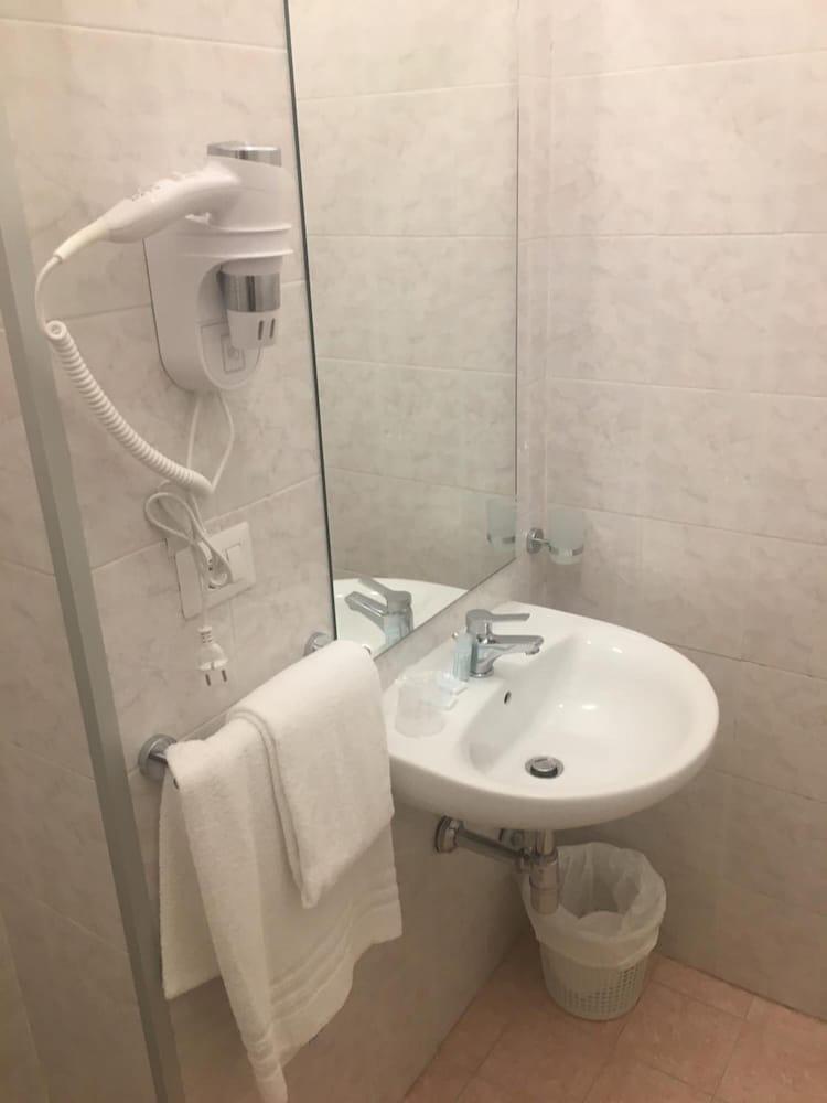 Hotel Costa Verde Кастильончело Екстериор снимка
